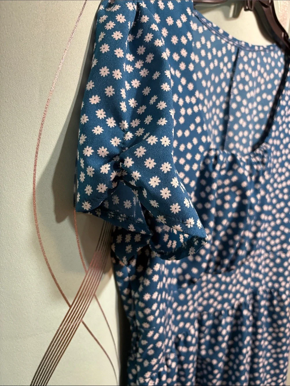 Blue Floral Midi Dress with Puff Sleeves - Picture 5 of 9
